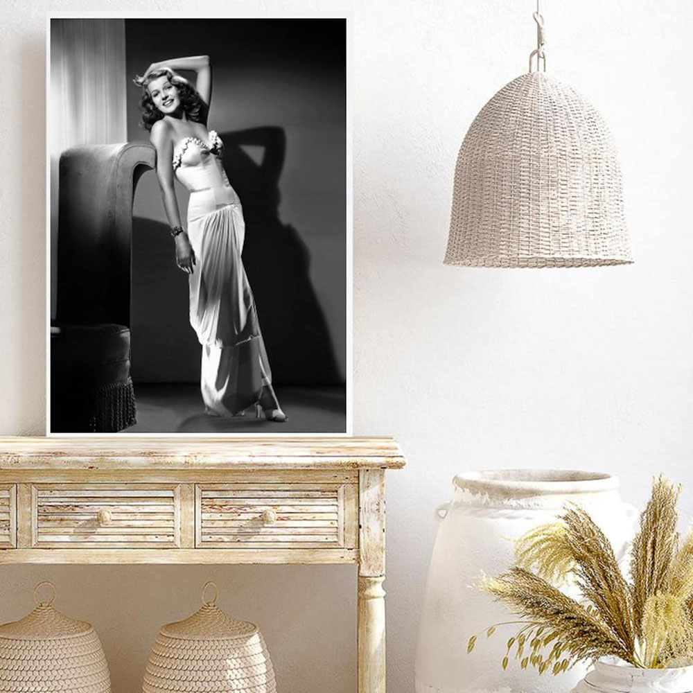 Pôster de Rita Hayworth, preto - Vintage Fashion Sketches avaliação e preço